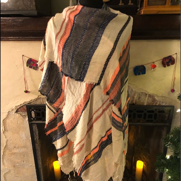 Light Weight Wrap - Picture 3 of 4